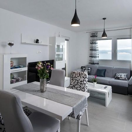 Stanici Apartments Mikas מראה חיצוני תמונה