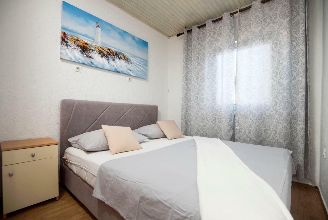 Stanici Apartments Mikas מראה חיצוני תמונה